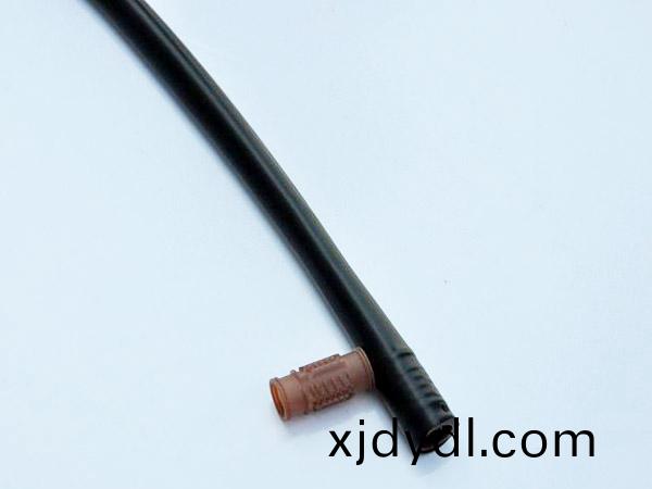 內(nèi)(nei)鑲圓(yuan)柱(zhu)式(shi)滴(di)灌(guan)筦(guan)
